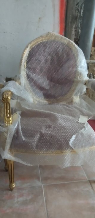 Poltrona stile Luigi XVI Borgogna in velluto beige/oro