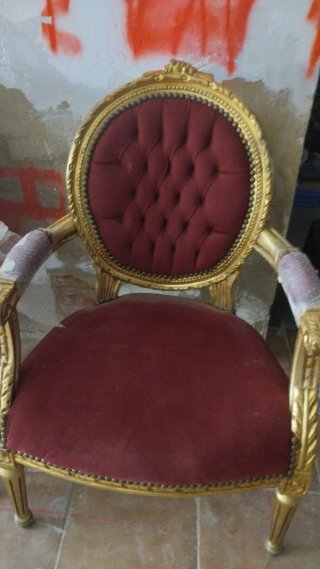 Poltrona stile Luigi XVI Borgogna in velluto beige/oro