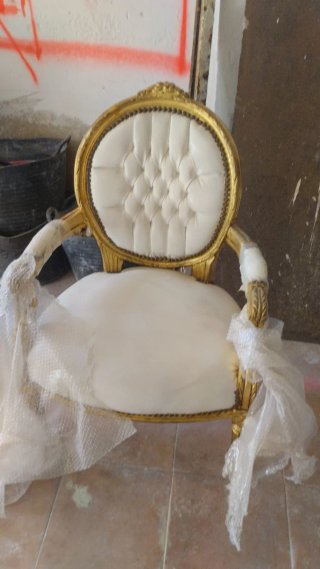 Poltrona stile Luigi XVI Borgogna in velluto beige/oro