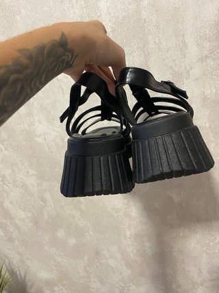 Sandalias negras plataforma