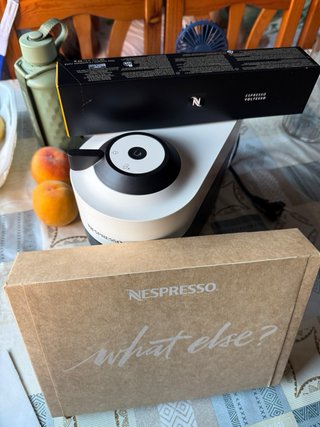 Cafetera Nespresso Vertuo Pop Blanca