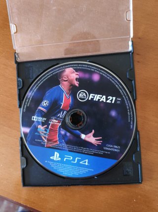 Consola PS4 + Mando + FIFA 21