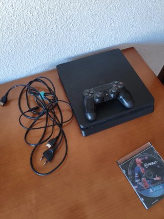 Consola PS4 + Mando + FIFA 21