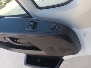 FIAT Ducato 2.3 CHASIS CAJA CERRADA CON TRAMPILLA