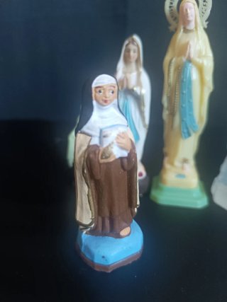 Lote 9 Figuras Religiosas y Botella Lourdes