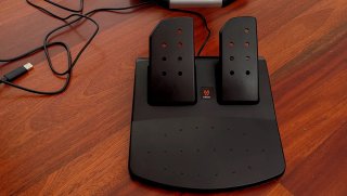 Volante y Pedales Krom para PS4