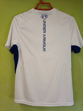 Camiseta Under Armour Blanca y Azul