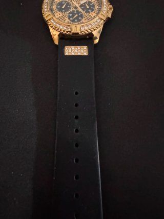 Reloj Guess Frontier Dorado y Negro
