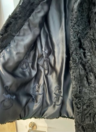 Chaqueta de piel negra
