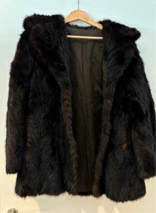 Chaqueta de piel negra