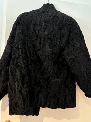 Chaqueta de piel negra