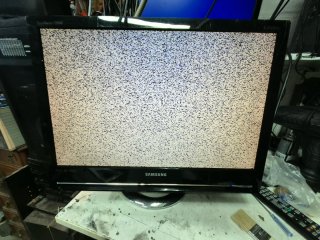 TV SAMSUNG 225MD 22 LCD, CON HDMI, VGA, XVI ETC