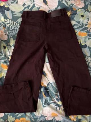 Pantalones vaqueros morados anchos