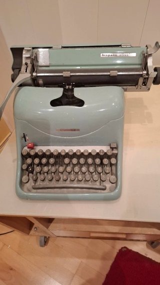 Máquina de escribir Olivetti Lexicon 80