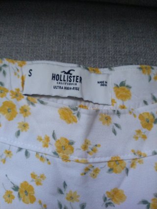 Falda Hollister floral blanca y amarilla Talla S
