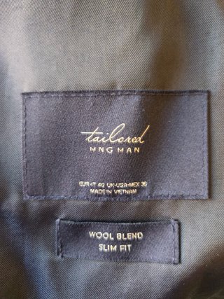 Traje azul Mango con dos pantalones