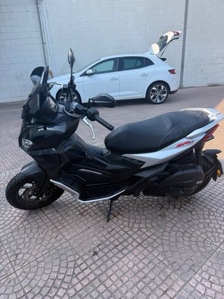 Aprilia SR GT 125cc Scooter Negra