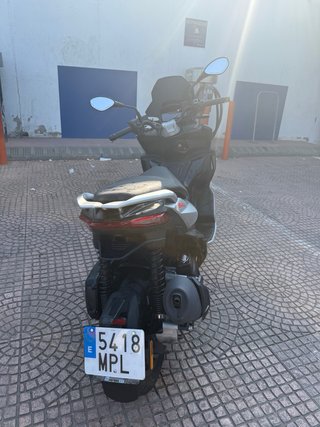 Aprilia SR GT 125cc Scooter Negra