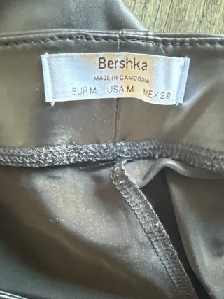 Leggings efecto piel Bershka Talla M