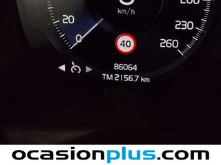 Volvo XC40 T3 Momentum Pro Auto 120 kW (163 CV)