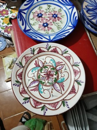 2 Platos Cerámica Decorativos Pintados