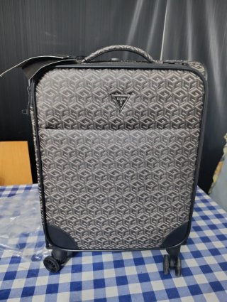 Maleta Guess Negra y Gris