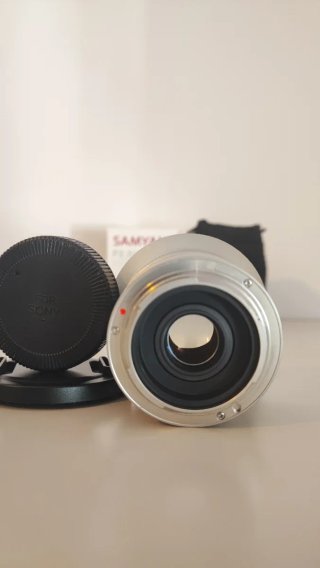 Objetivo Samyang 12mm F2.0 Sony E ¡Como nuevo!