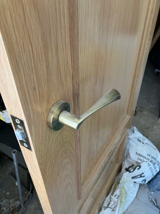 Puertas de roble chapadas ,con sus manillas