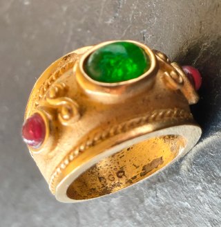 Anillo Dorado Mate Etrusco Cabujones firmado