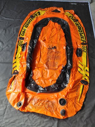 Barca hinchable Intex Explorer Pro 200 con remos