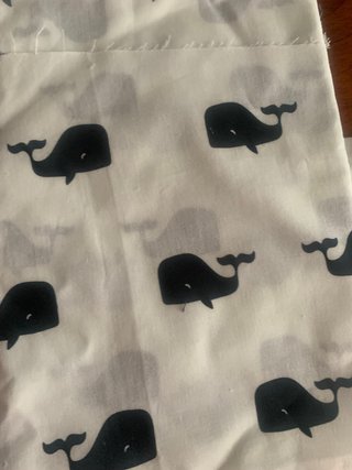 Tela con estampado de ballenas