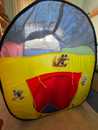 Casita de pelotas con bolsa de pelotas