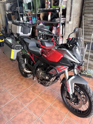 QJMOTOR SRT 600 SX Moto Aventura Gris/Roja