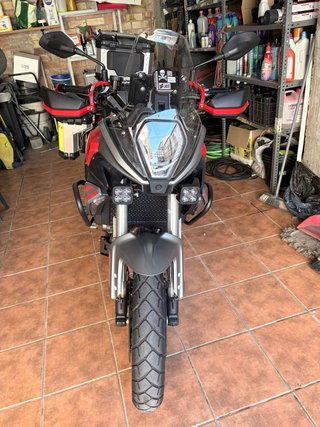 QJMOTOR SRT 600 SX Moto Aventura Gris/Roja