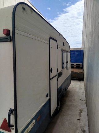 Caravana Adrià Prima 350 - 750kg con documentación