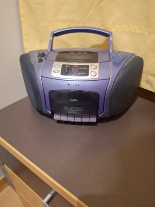 Radio Casete CD Portátil Morado