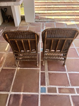 2 Sillones de mimbre con cojines