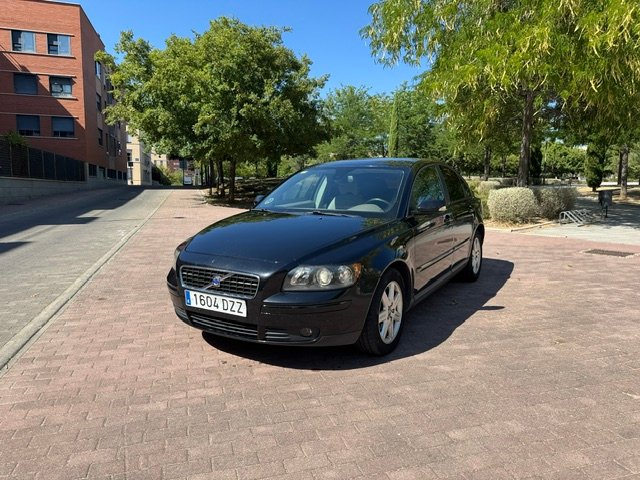 Volvo S40 2.0 DIESEL 136 CV 4 PUERTAS - foto 1