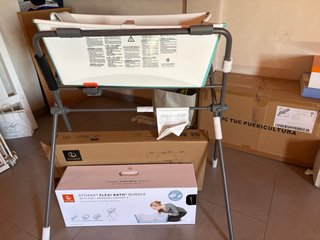 Bañera Stokke + patas + accesorio recién nacido