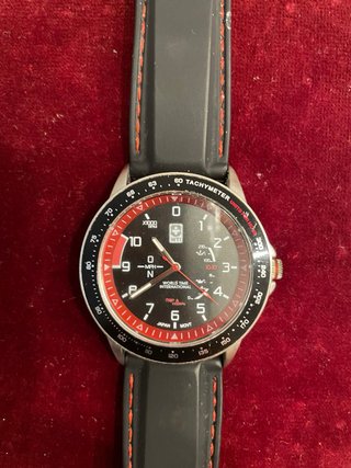 Reloj Swiss Military Negro y Rojo