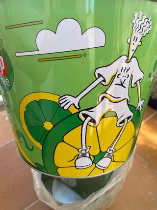 Cubeta 7UP Feels Good To Be Free