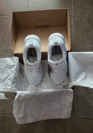 Zapatos zapatillas de trabajo Suecos Alma blancos