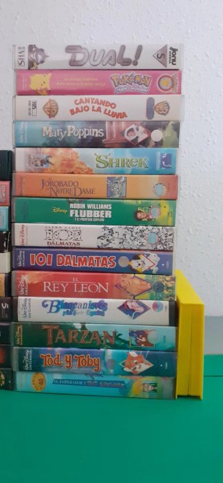 Lote 31 VHS Películas Varias.