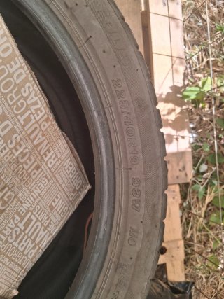 Ruedas Bridgestone 225/40 R19 93W (2021)