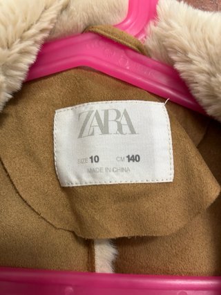 Abrigo de pelo Zara beige talla 10 años