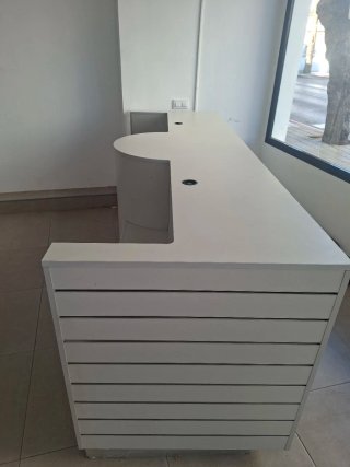 Mostrador para negocio blanco