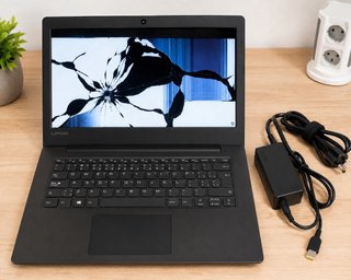 Lenovo V130-14IKB - Enciende, Pantalla Rota