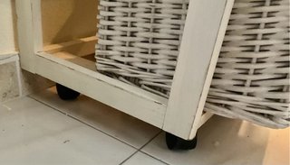Mueble auxiliar 3 cestas mimbre y ruedas