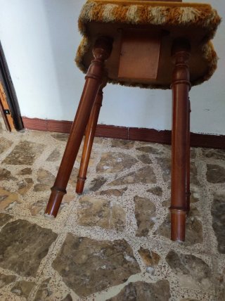 Sedia antica in legno intagliato originale