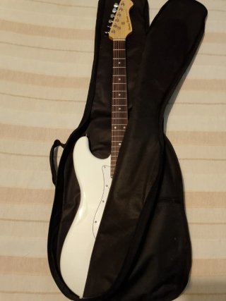 Pack Guitarra Eléctrica Stratocaster Harley Benton